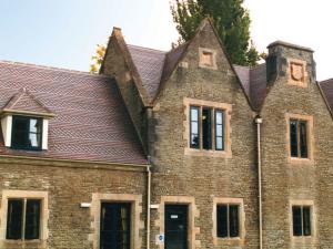 Tortworth Court Hotel Blue Brindle and Ornamental Club tiles